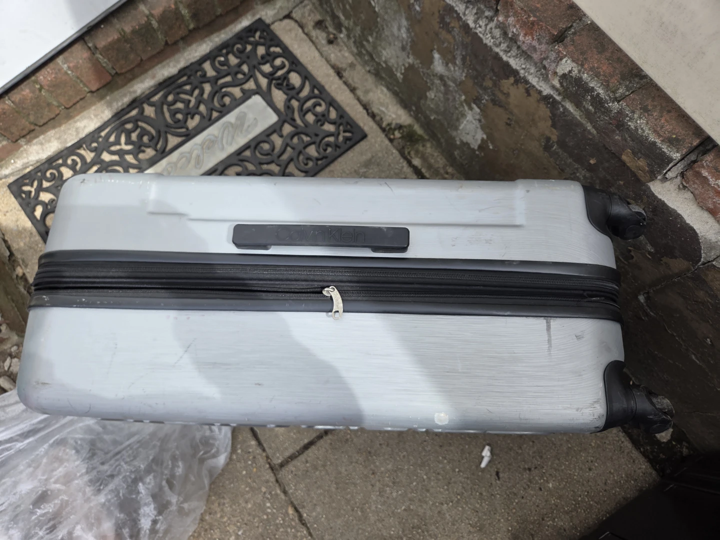 Calvin Klein Silver Hardside Spinner Luggage - photo 4