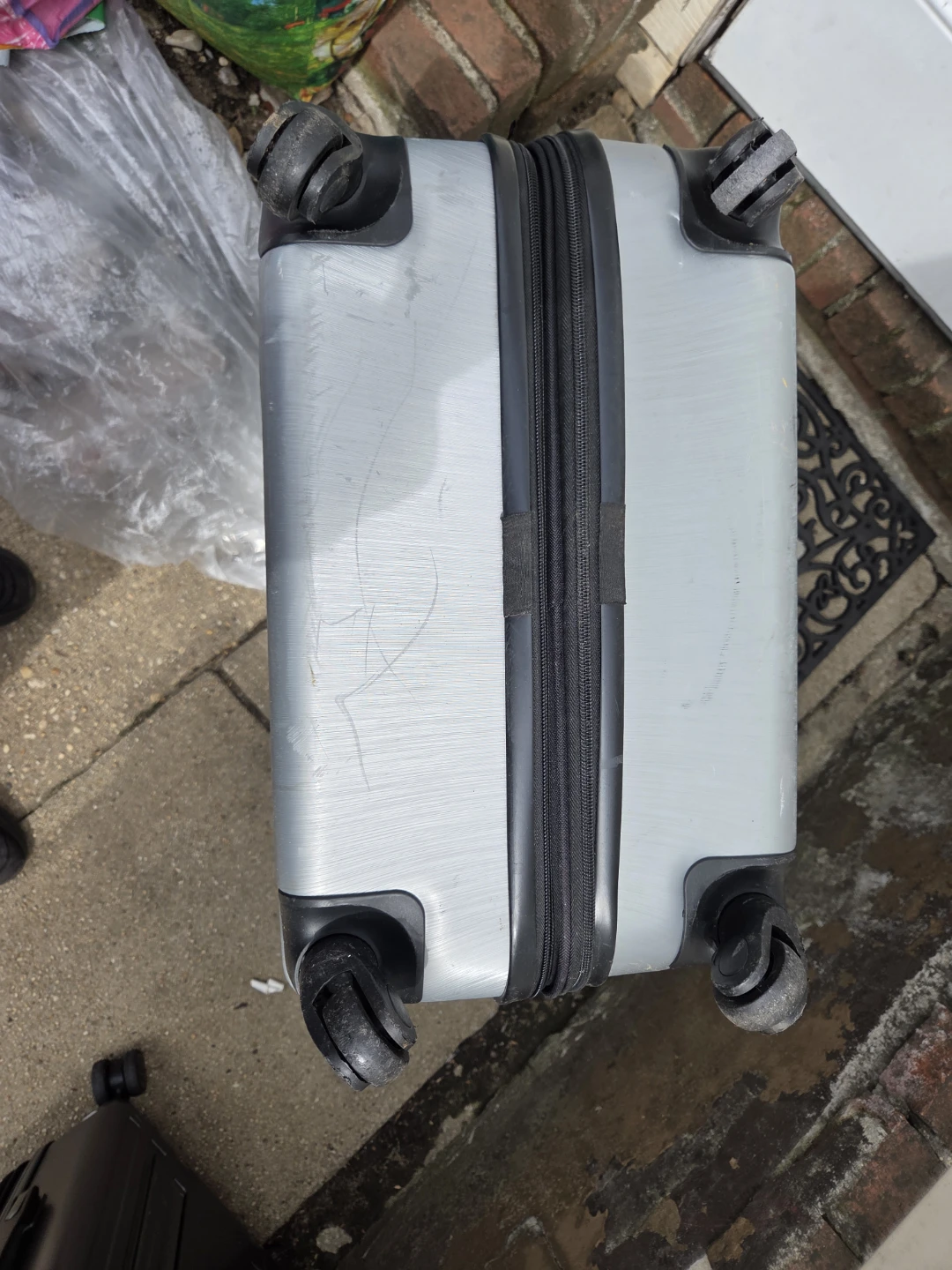 Calvin Klein Silver Hardside Spinner Luggage - photo 5