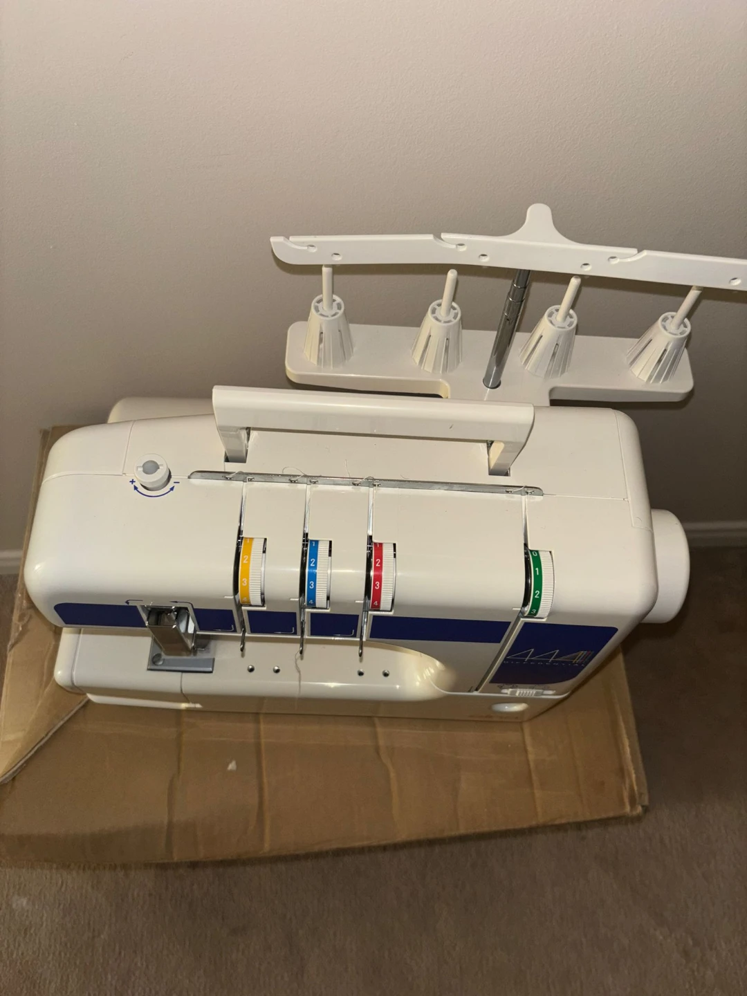 Elna 444 Serger Sewing Machine - photo 4