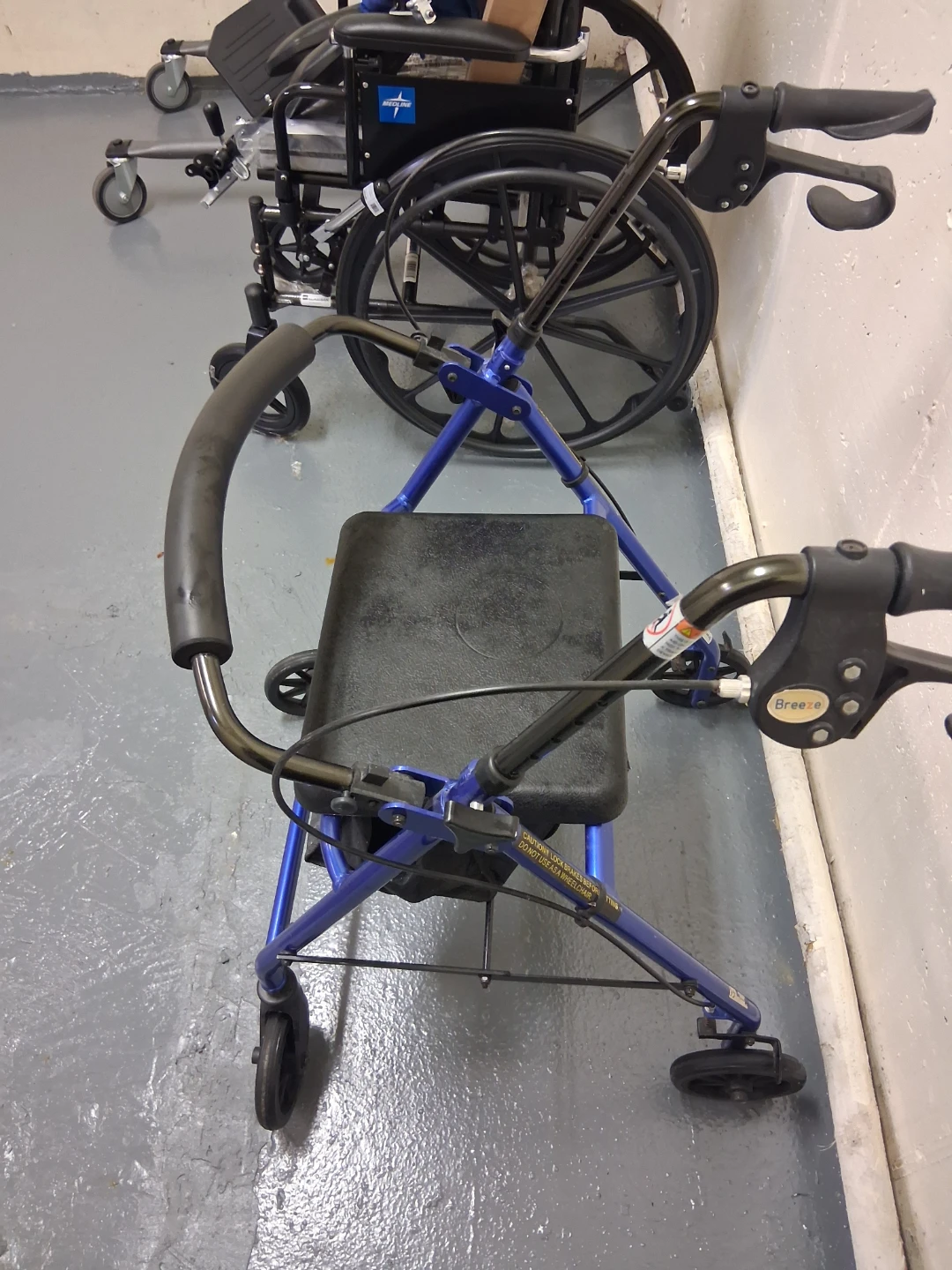 Drive Medical "Breeze" Rollator Walker - photo 3