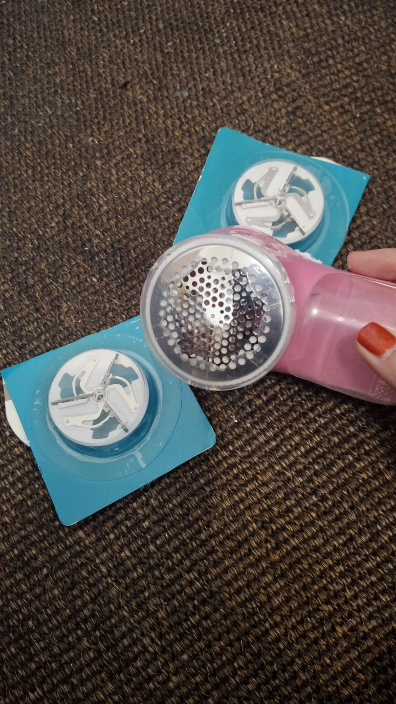 Pink Fabric Shaver with Extra Blades