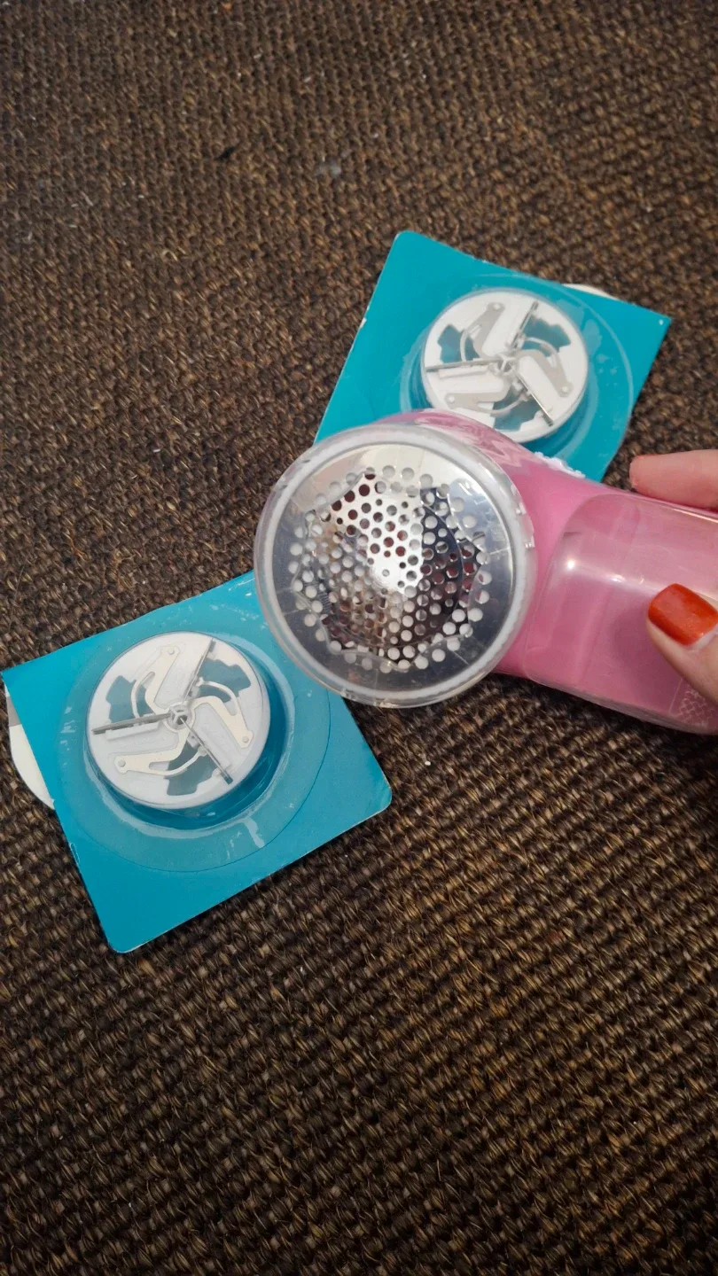 Pink Fabric Shaver with Extra Blades