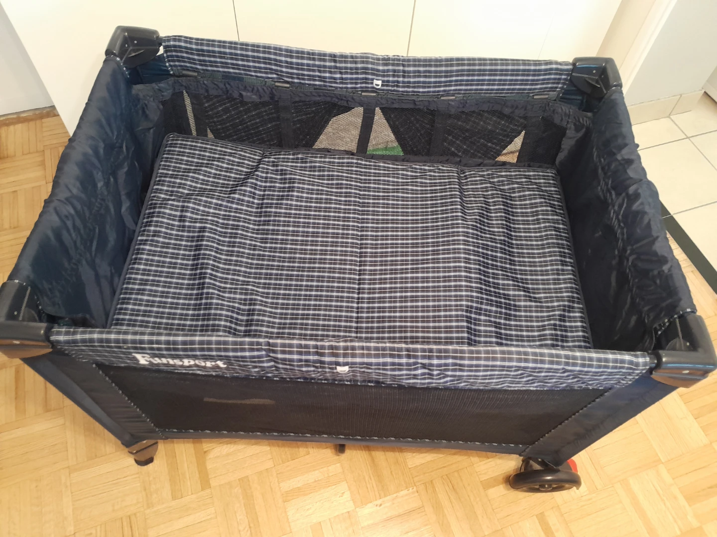 Cosco Juvenile FunSport Playard Deluxe With Bassinet - photo 4