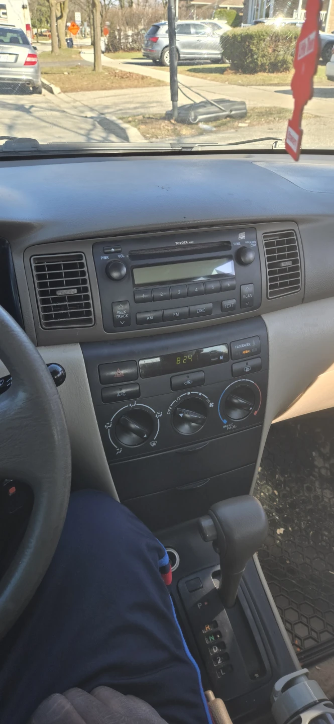Gold Toyota Corolla Sedan - photo 5