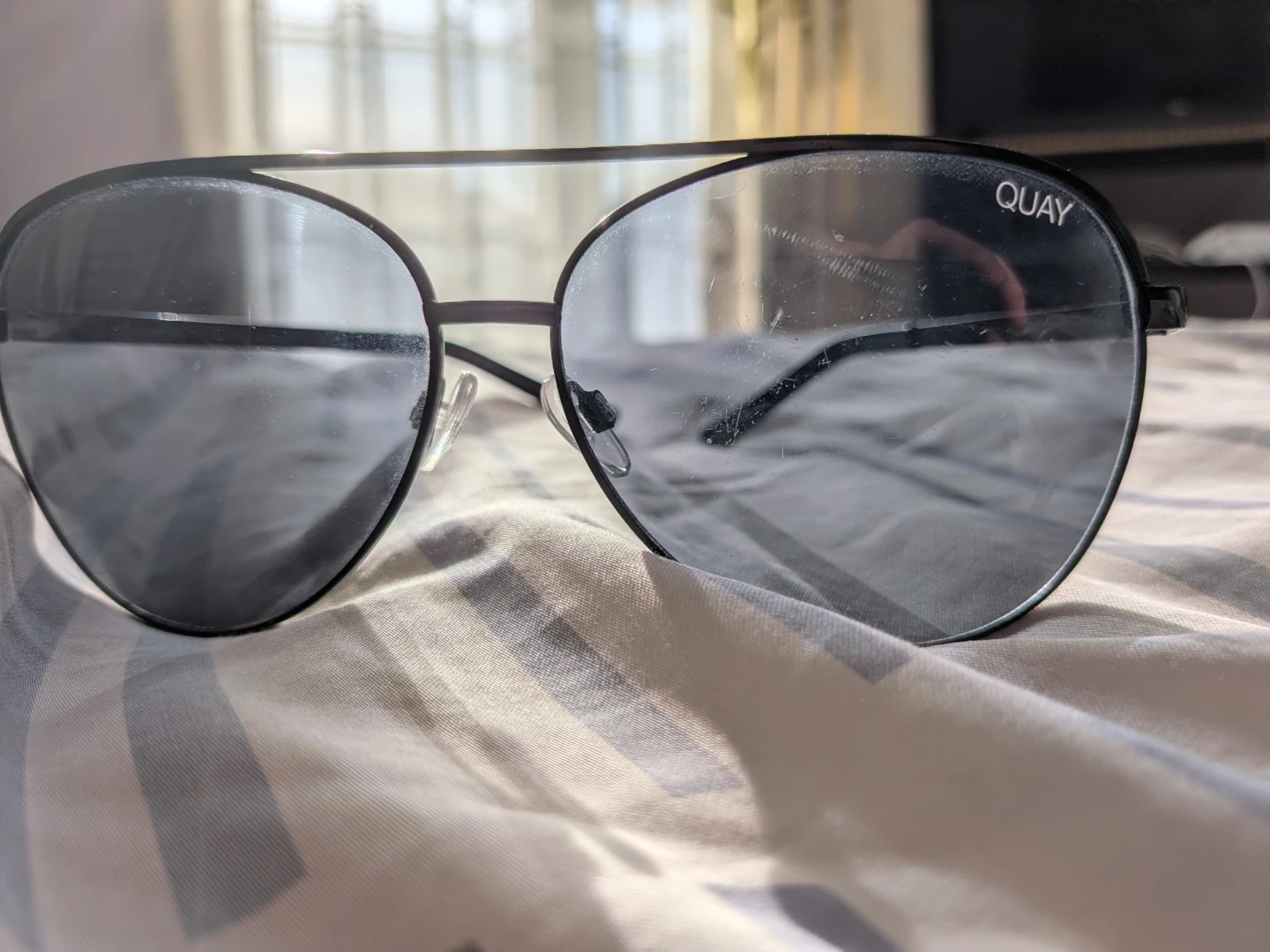 QUAY AUSTRALIA Black Aviator Sunglasses - photo 3