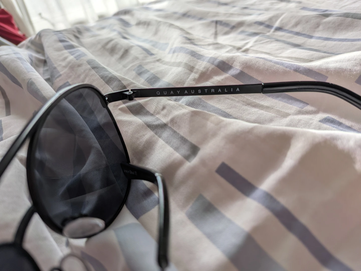 QUAY AUSTRALIA Black Aviator Sunglasses - photo 4