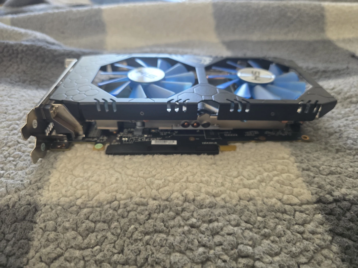 HIS RX 570 GPU - photo 2