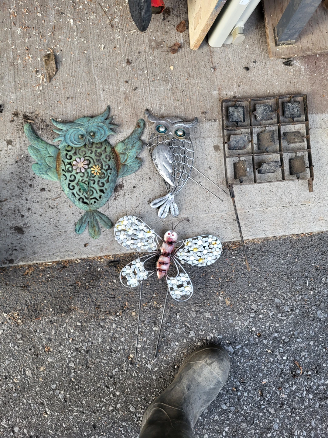 Set of 4 Garden Ornaments - Owl, Owl, Butterfly