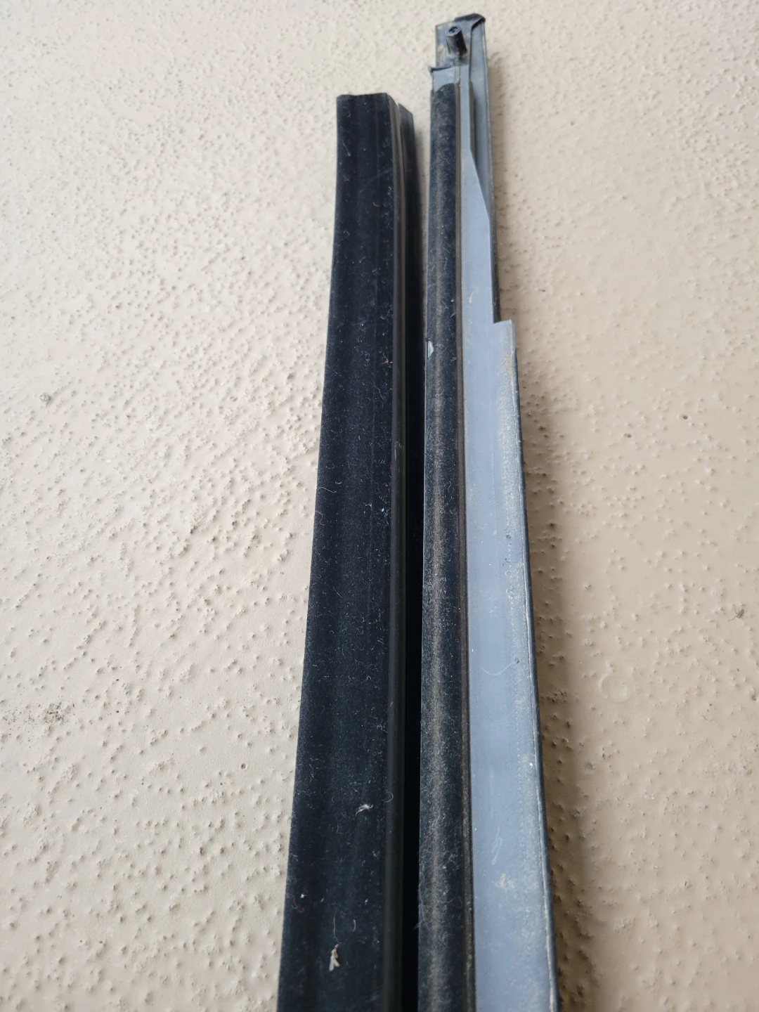 Ford escape 2010. 2nd gen. window sweeps/weatherstrips