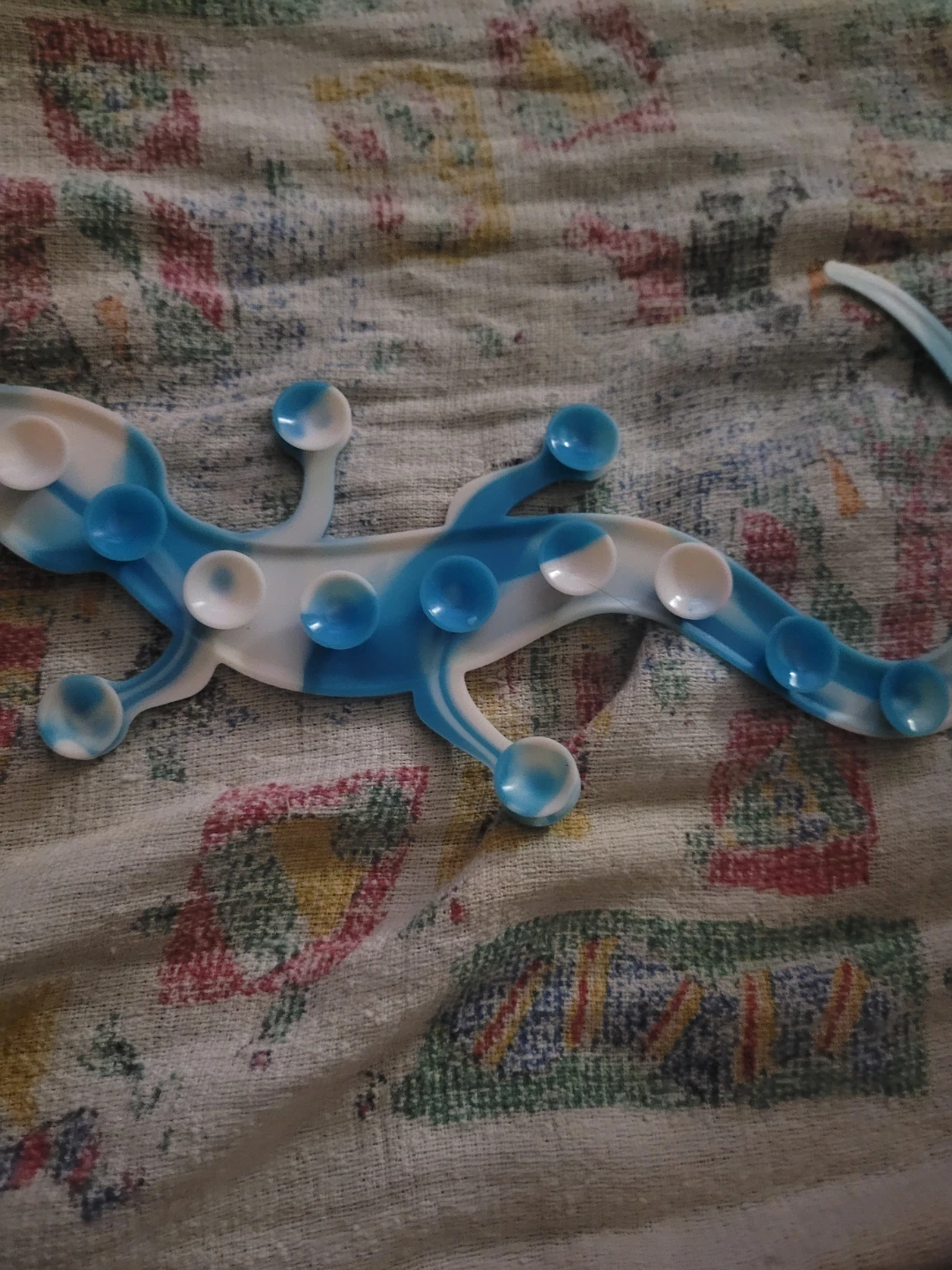 Gecko lizard suction cup toy - photo 2