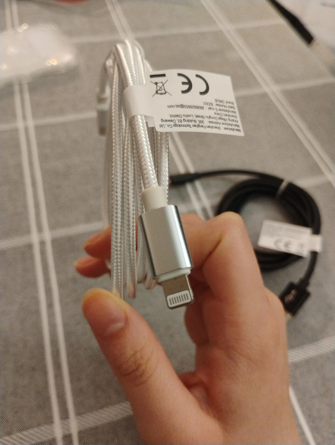2x iPhone Charger, USB Cables (White & Black) - photo 2