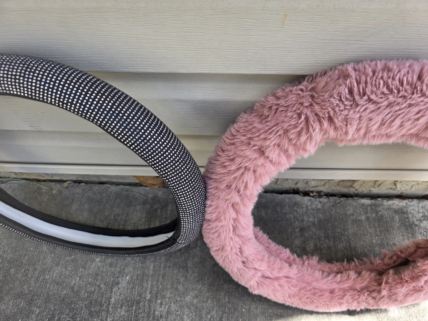 Fuzzy Pink and Sparkly Black Steering Wheel Covers - photo 2