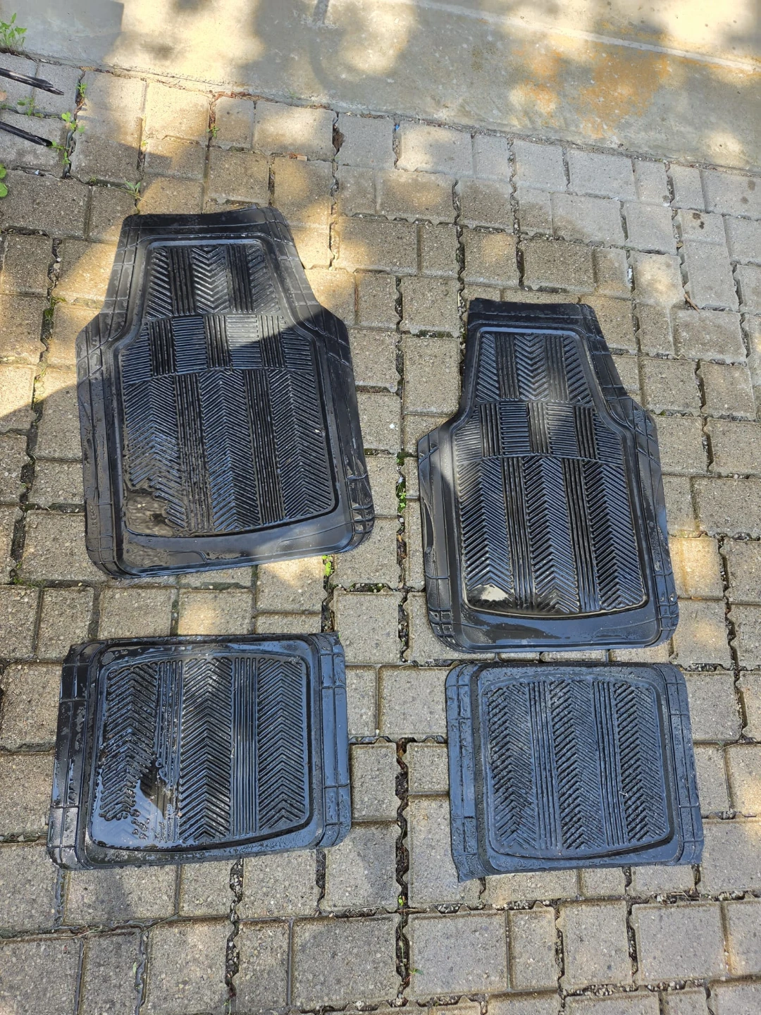 Black Rubber Floor Mats (Set of 4)