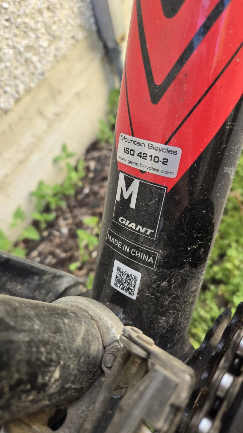 Giant Mountain Bicycle - Size M - photo 3