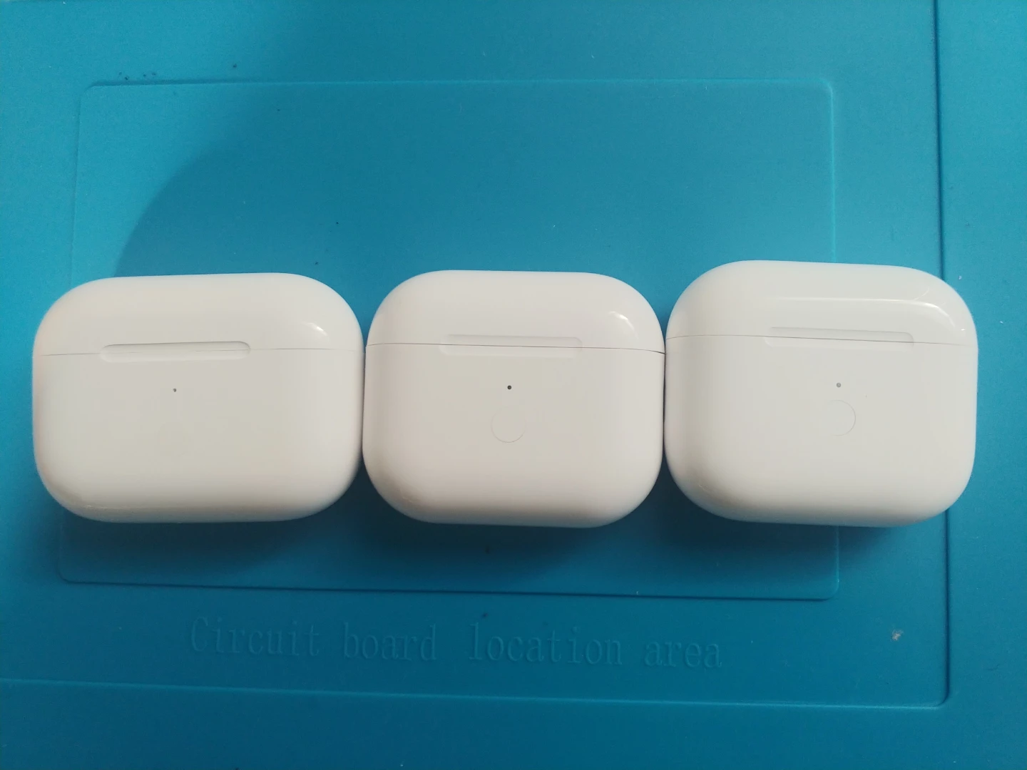 Apple AirPods Wireless Charging Cases