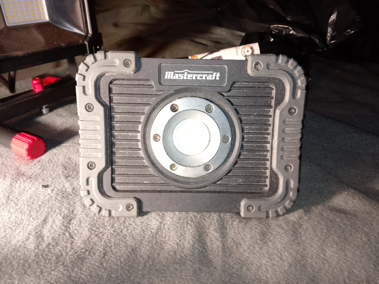 Husky LED worklights 2500 lumens & more - photo 3