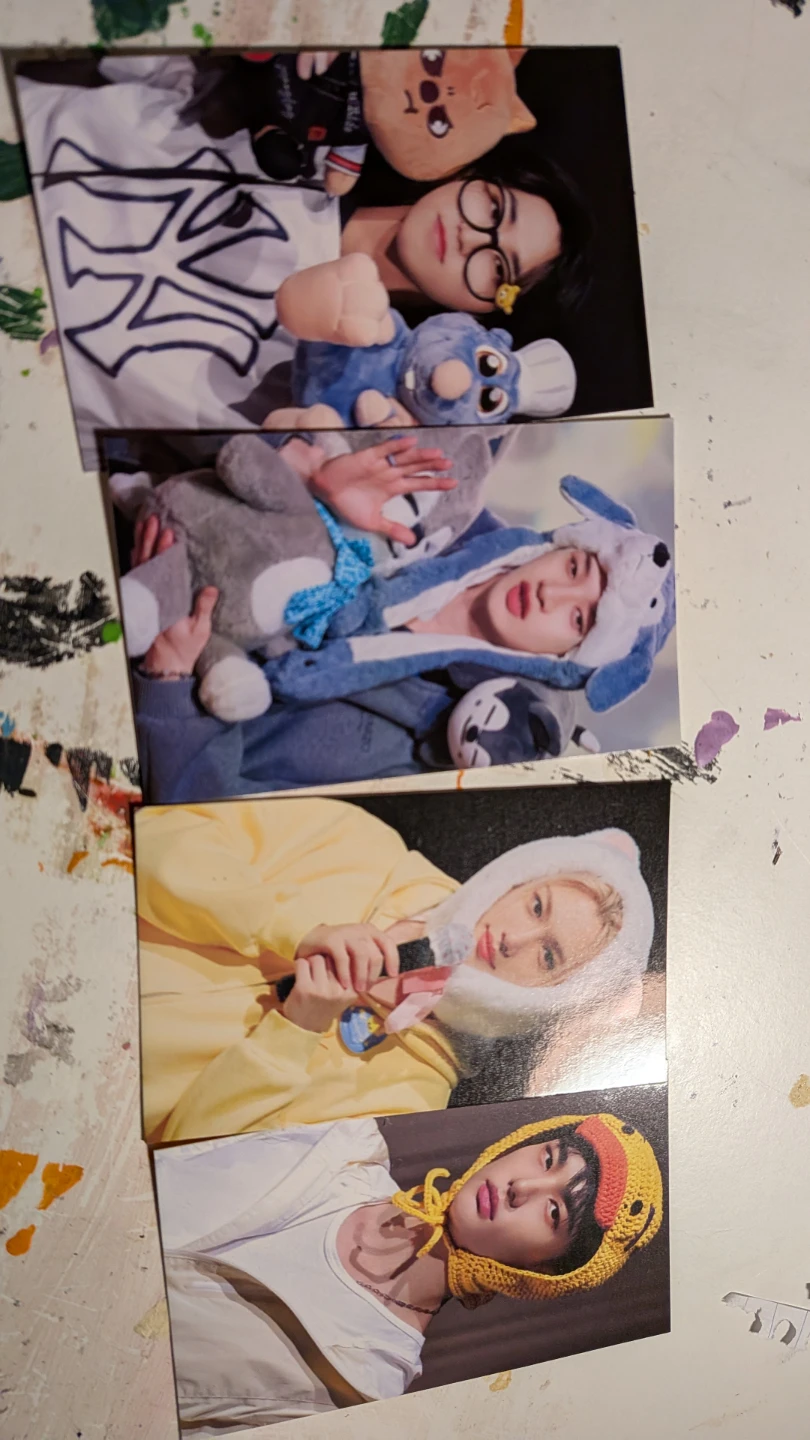 K-pop Photocards - Set of 4 out of 8 stray kids - photo 5