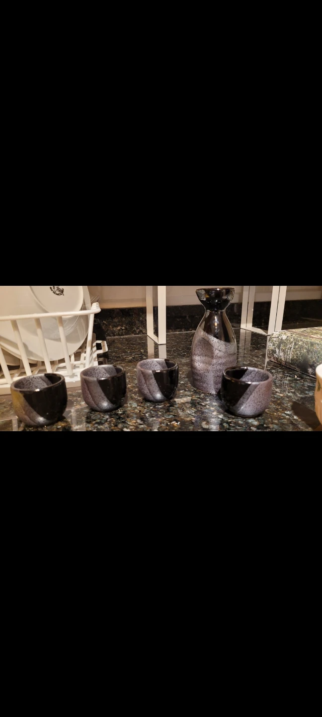 New Sake Set with Carafe and 4 Cups
