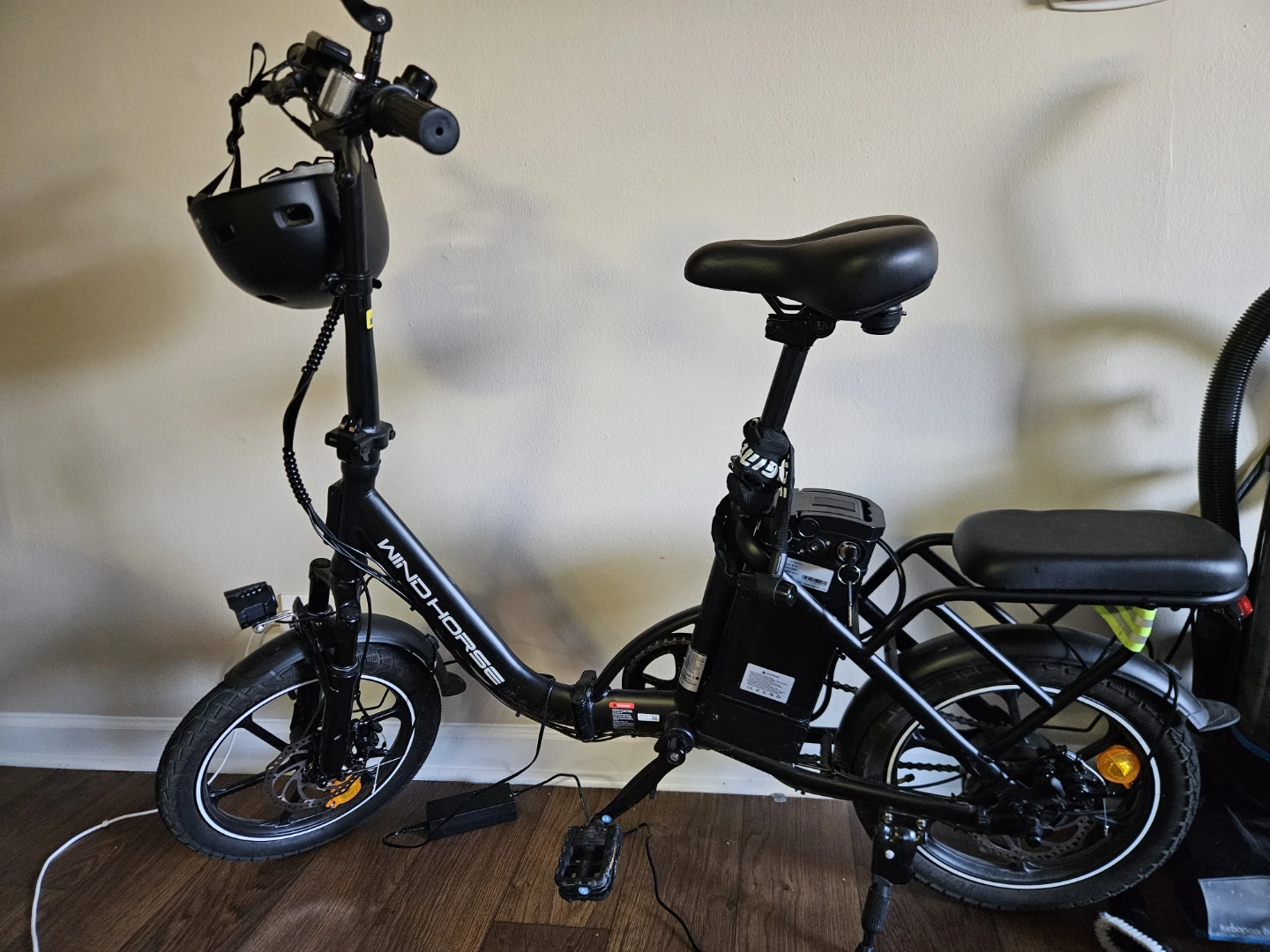 WIND HORSE Electric Bike with Charger and Lock