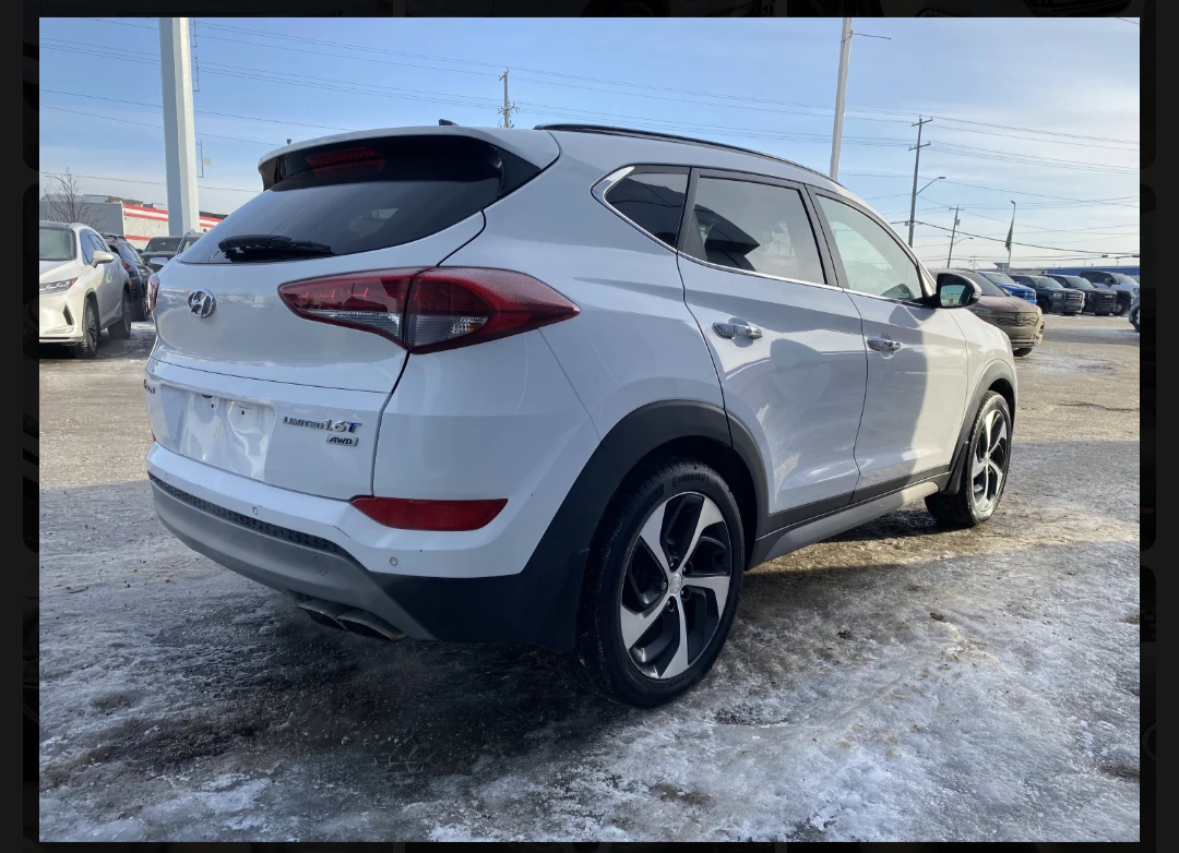 White Hyundai Tucson Limited AWD SUV - photo 3