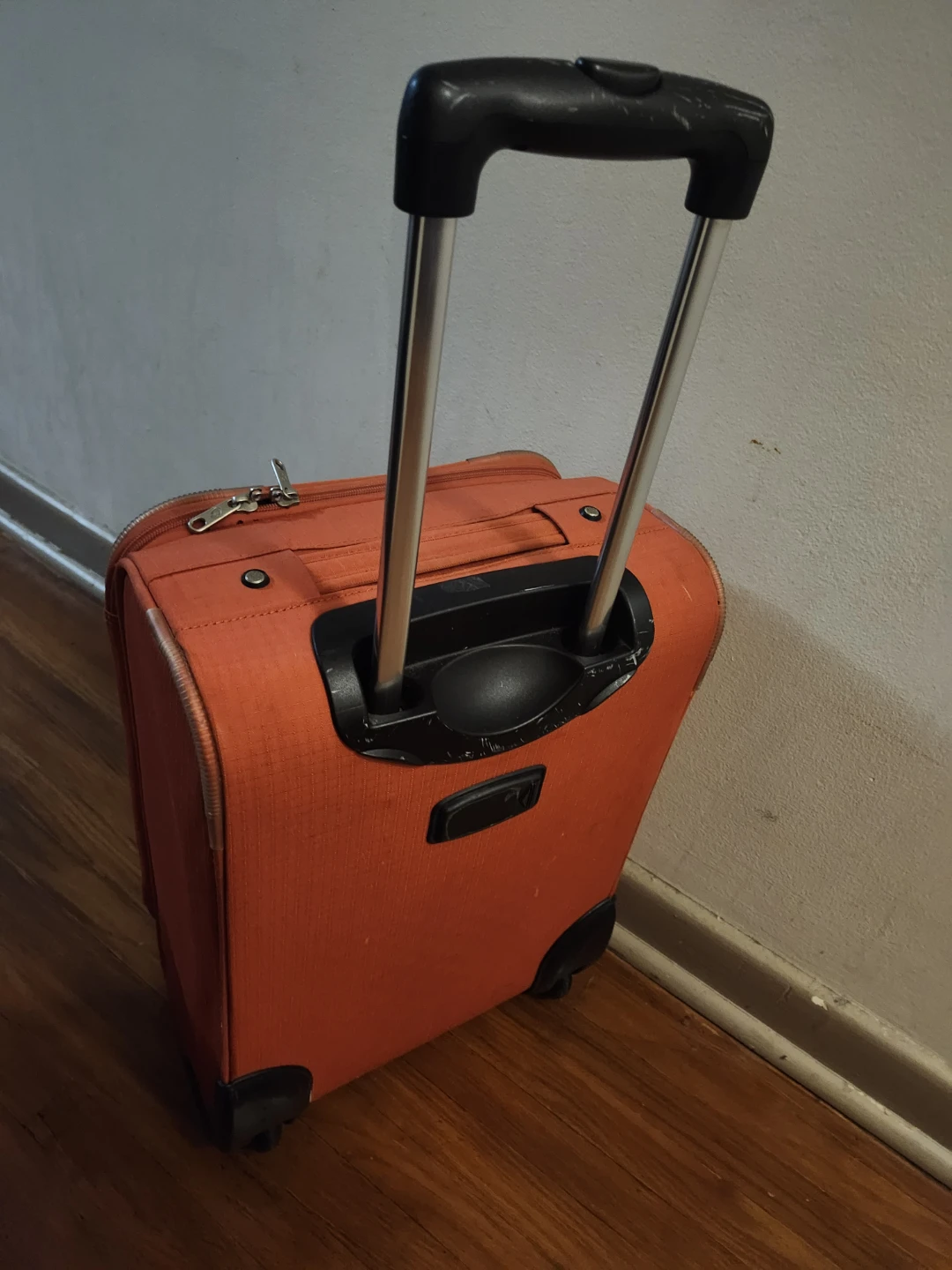 Orange Echolac Carry-On 2-wheel Suitcase - photo 2