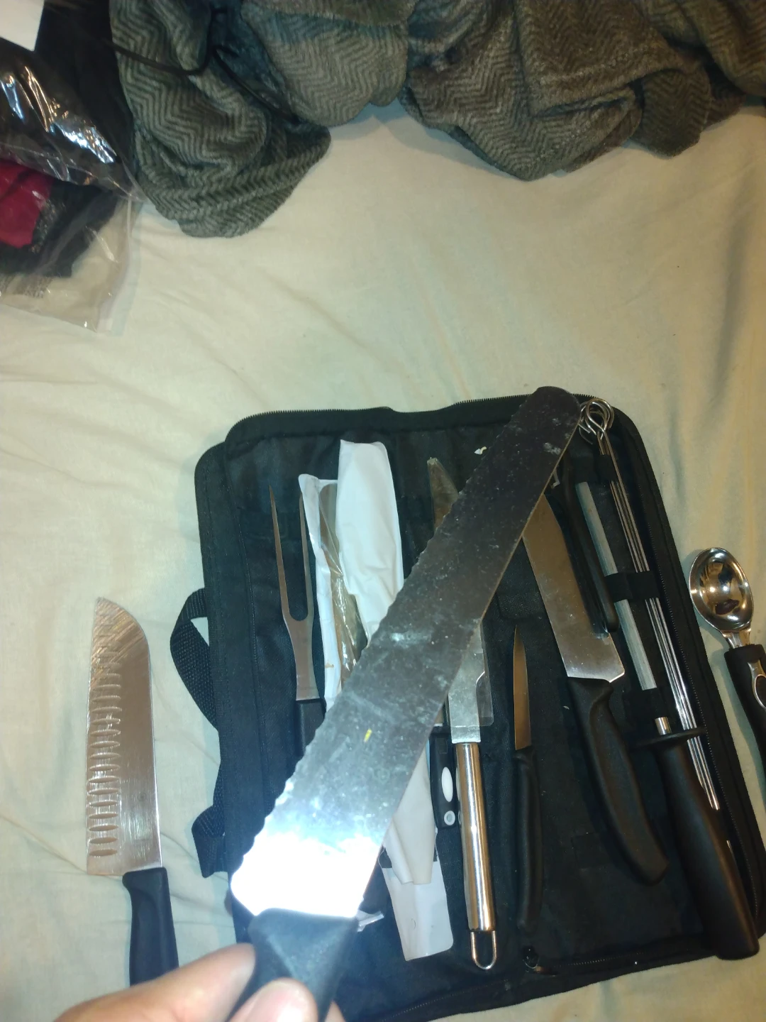 10-Piece VICTORONIX Kitchen Knife Set with Carrying Case - photo 2