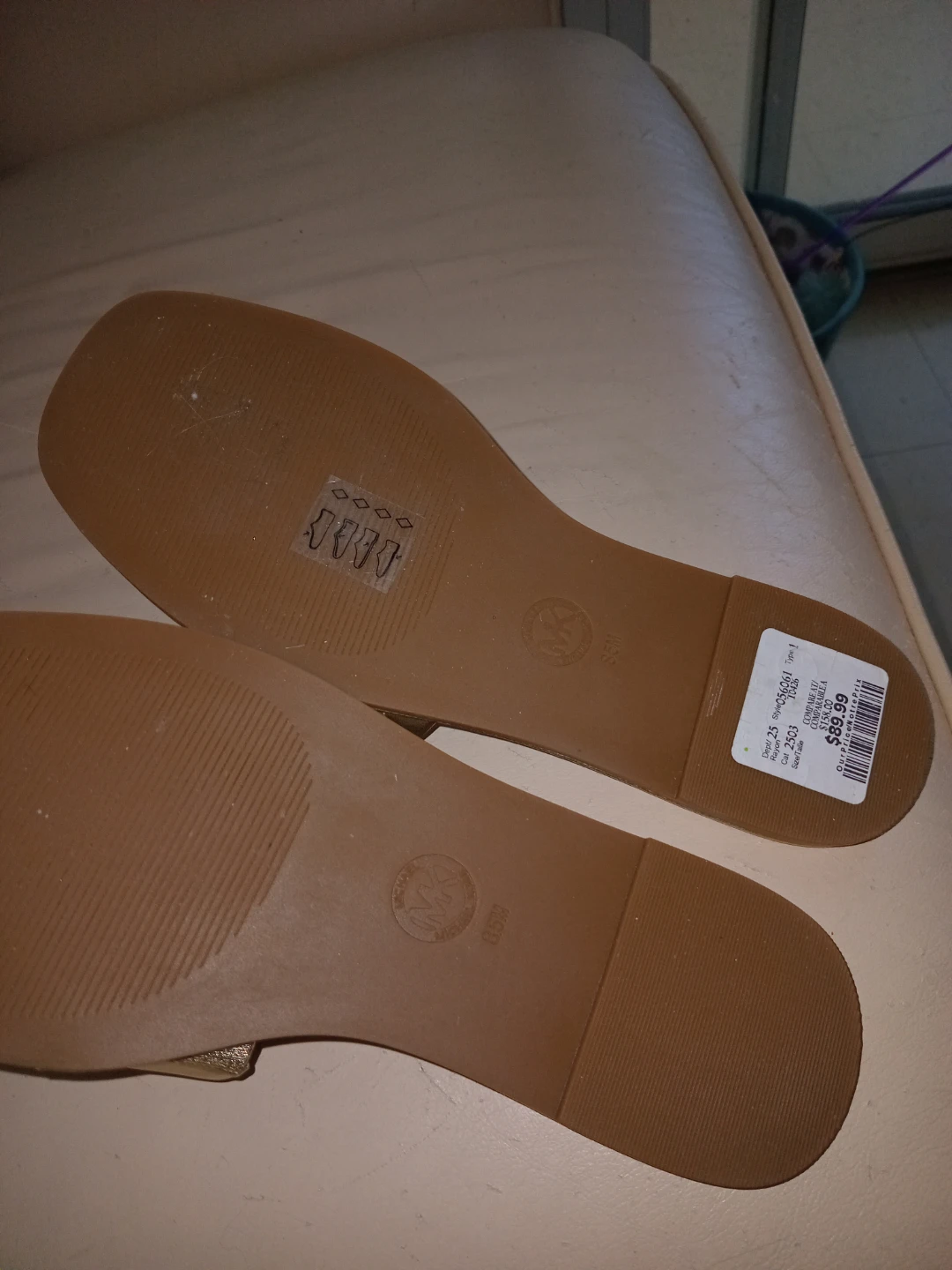 Michael Kors Gold Quilted Slides Size 8.5 - photo 4