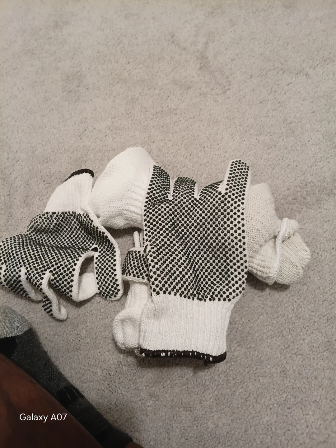 White Knit Gripper Gloves