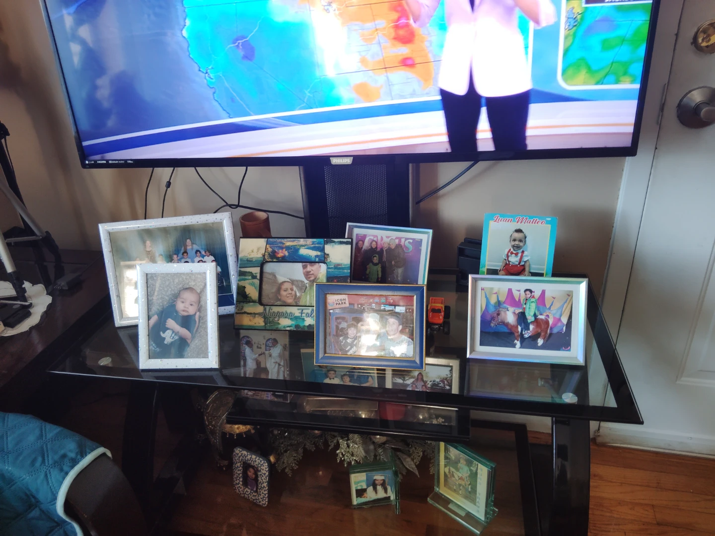 Tv glass stand