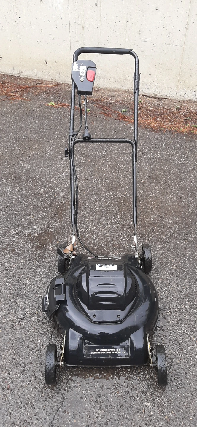 Black & Decker Compact Electric Lawnmower - photo 2