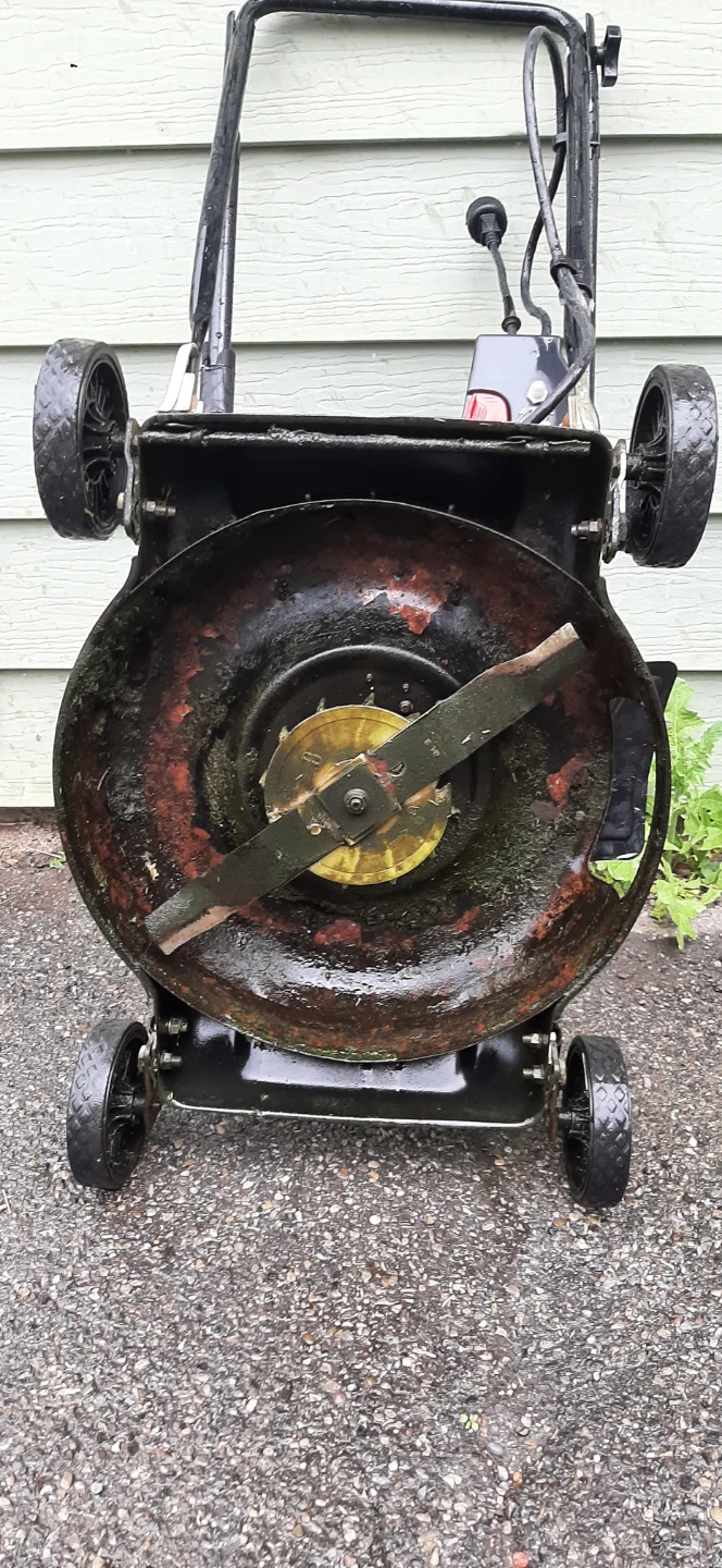 Black & Decker Compact Electric Lawnmower - photo 5