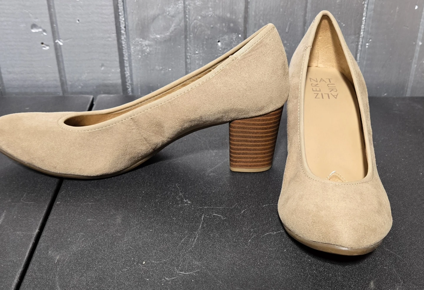 Naturalizer Heeled Pumps - Beige Suede - Size 7.5M
