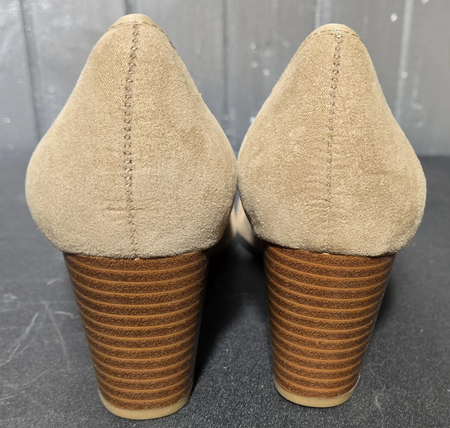 Naturalizer Heeled Pumps - Beige Suede - Size 7.5M - photo 2