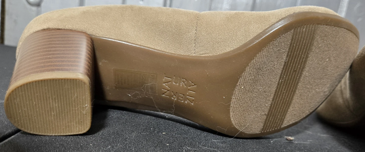 Naturalizer Heeled Pumps - Beige Suede - Size 7.5M - photo 4