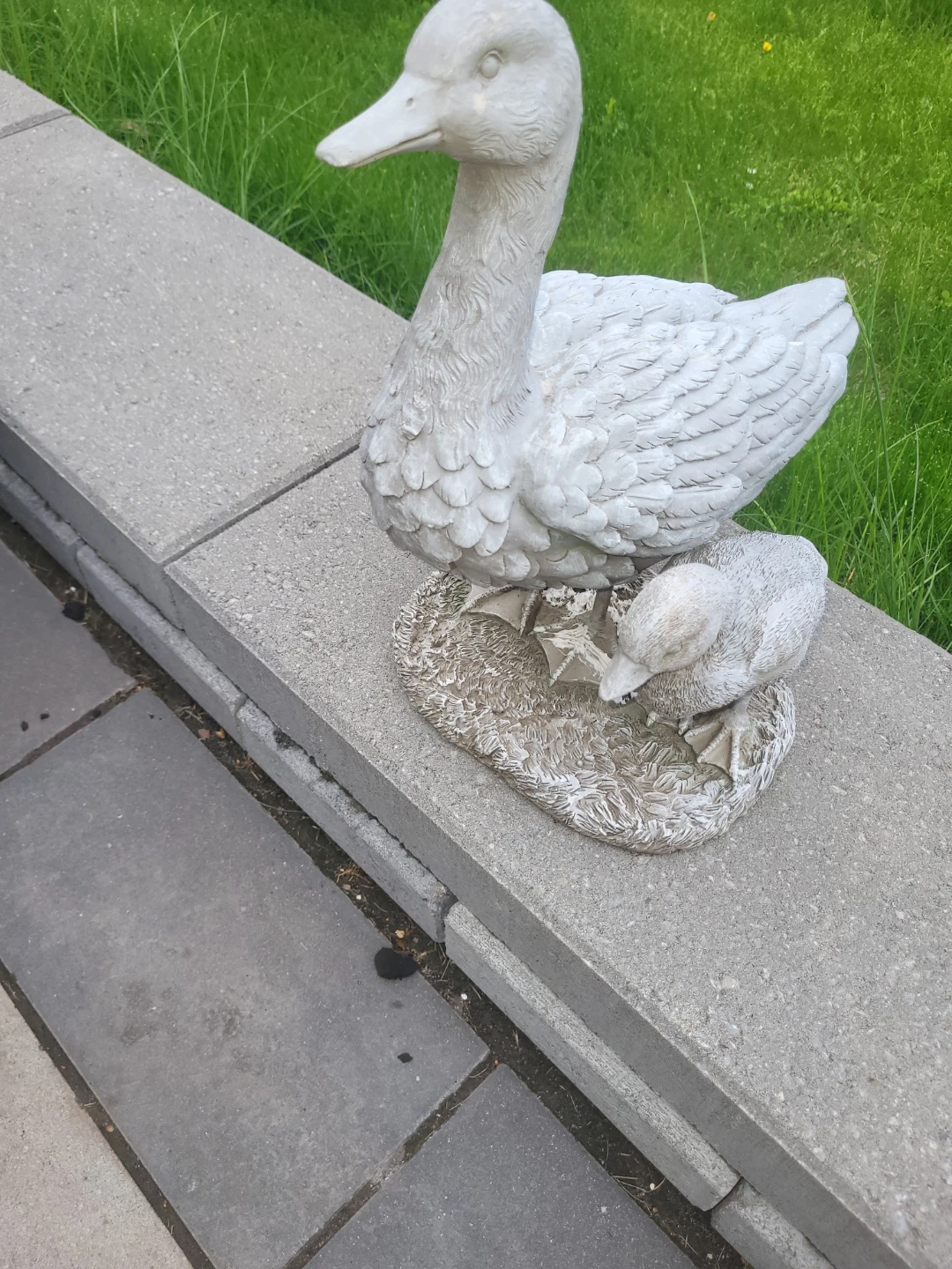 Duck and Duckling Garden Statue