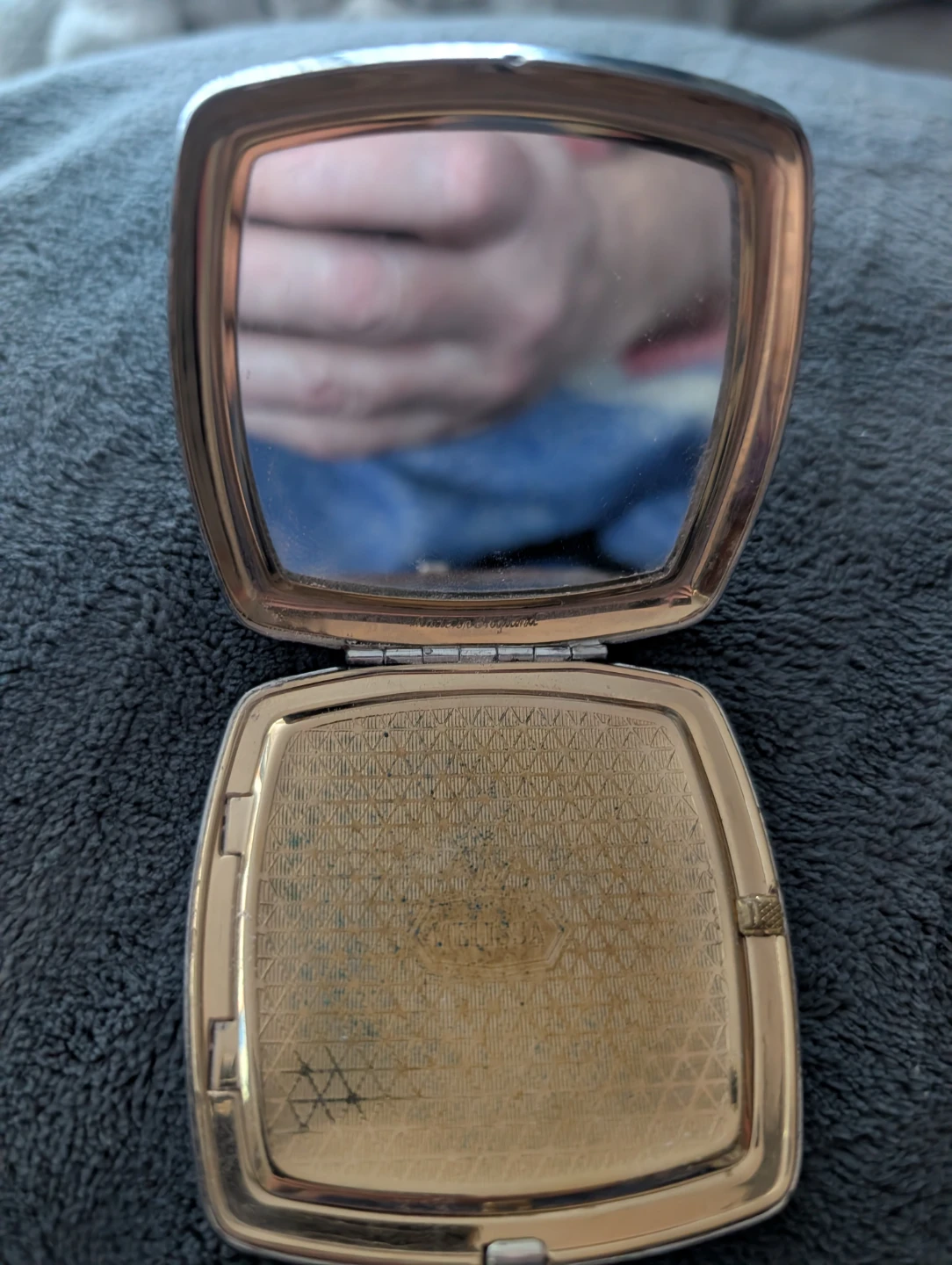 Vintage Melissa Powder Compact - photo 4