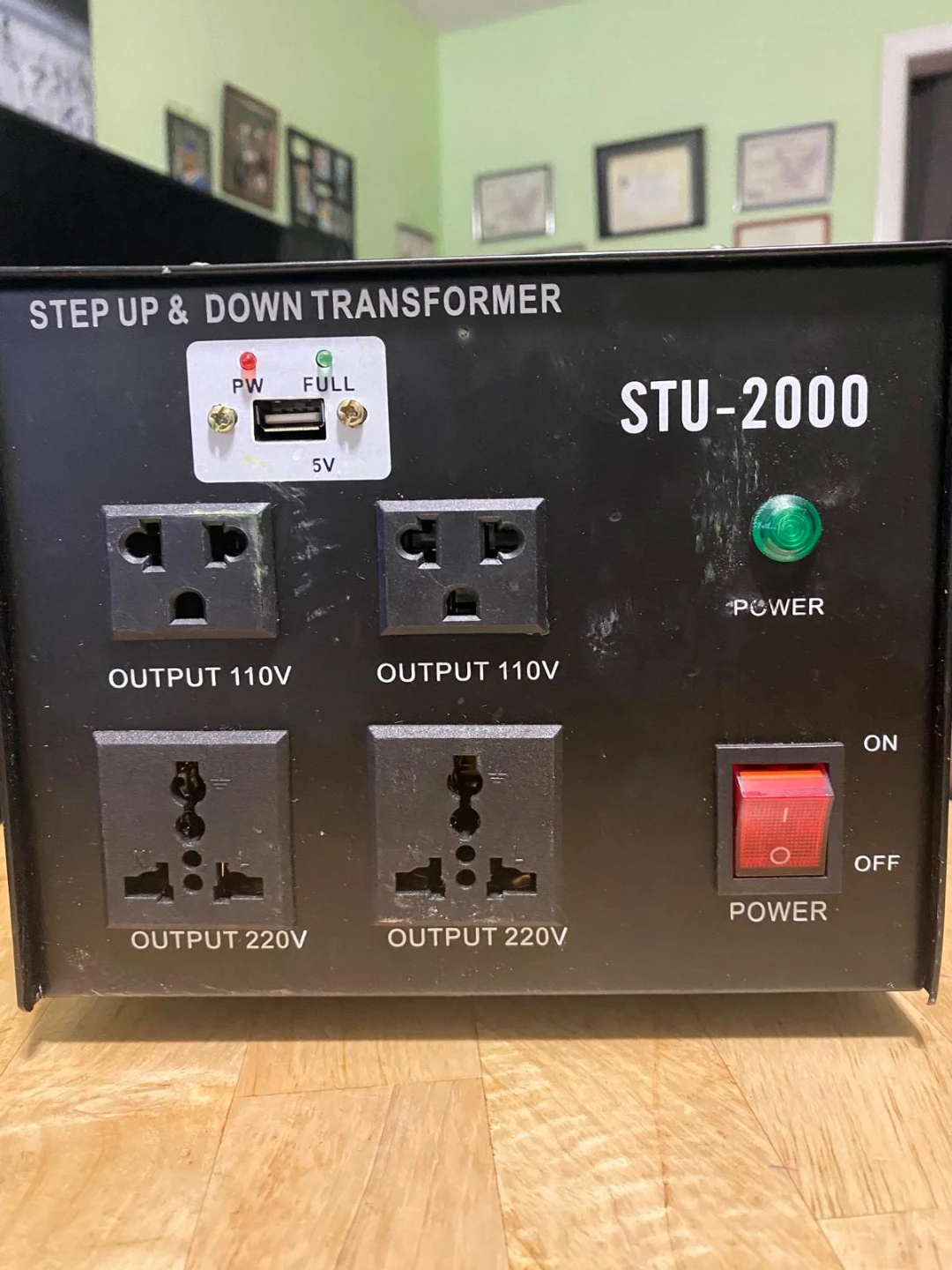 Step Up & Down Voltage Transformer STU-2000