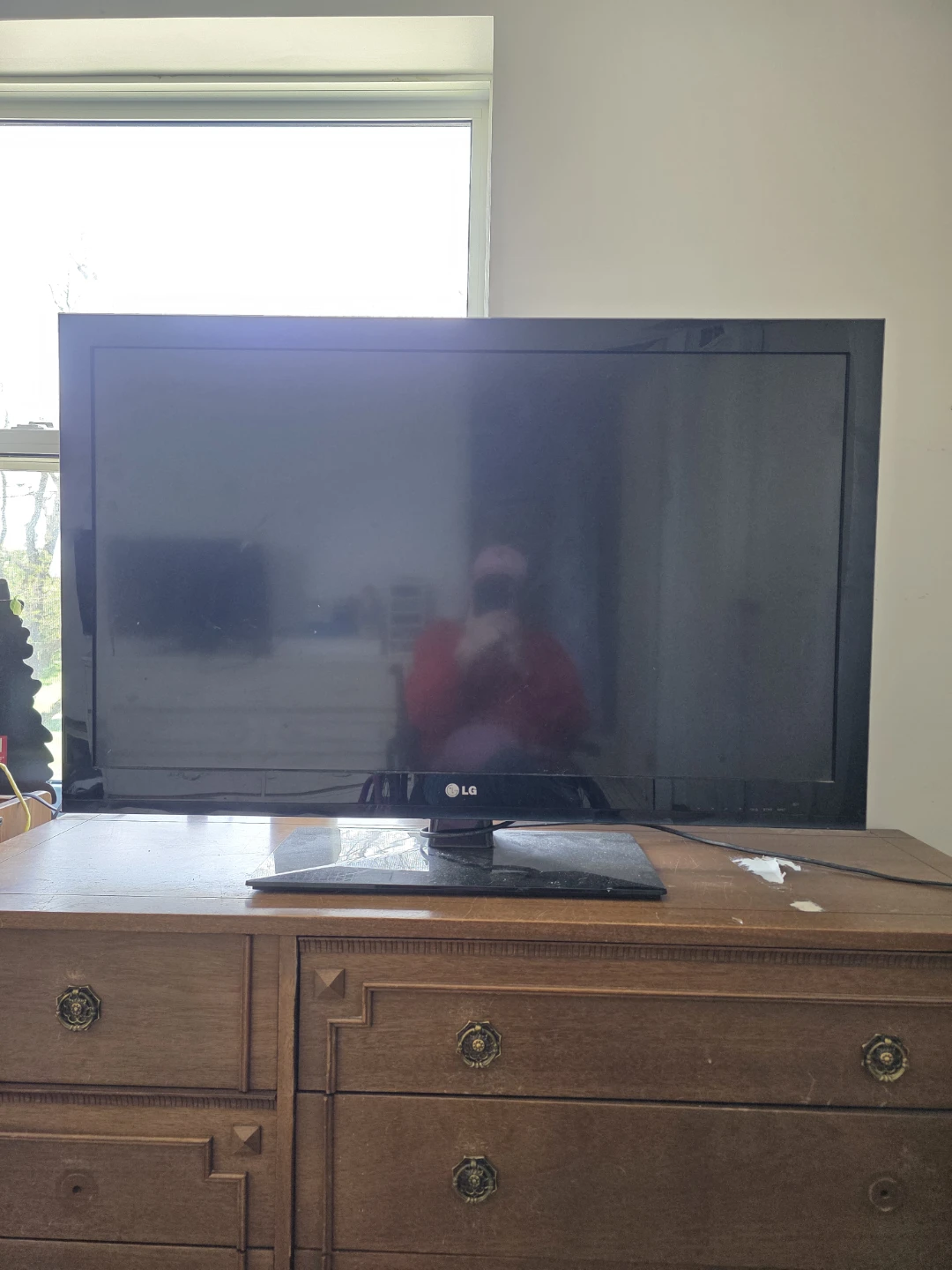 LG 32" Flat Screen TV - photo 3