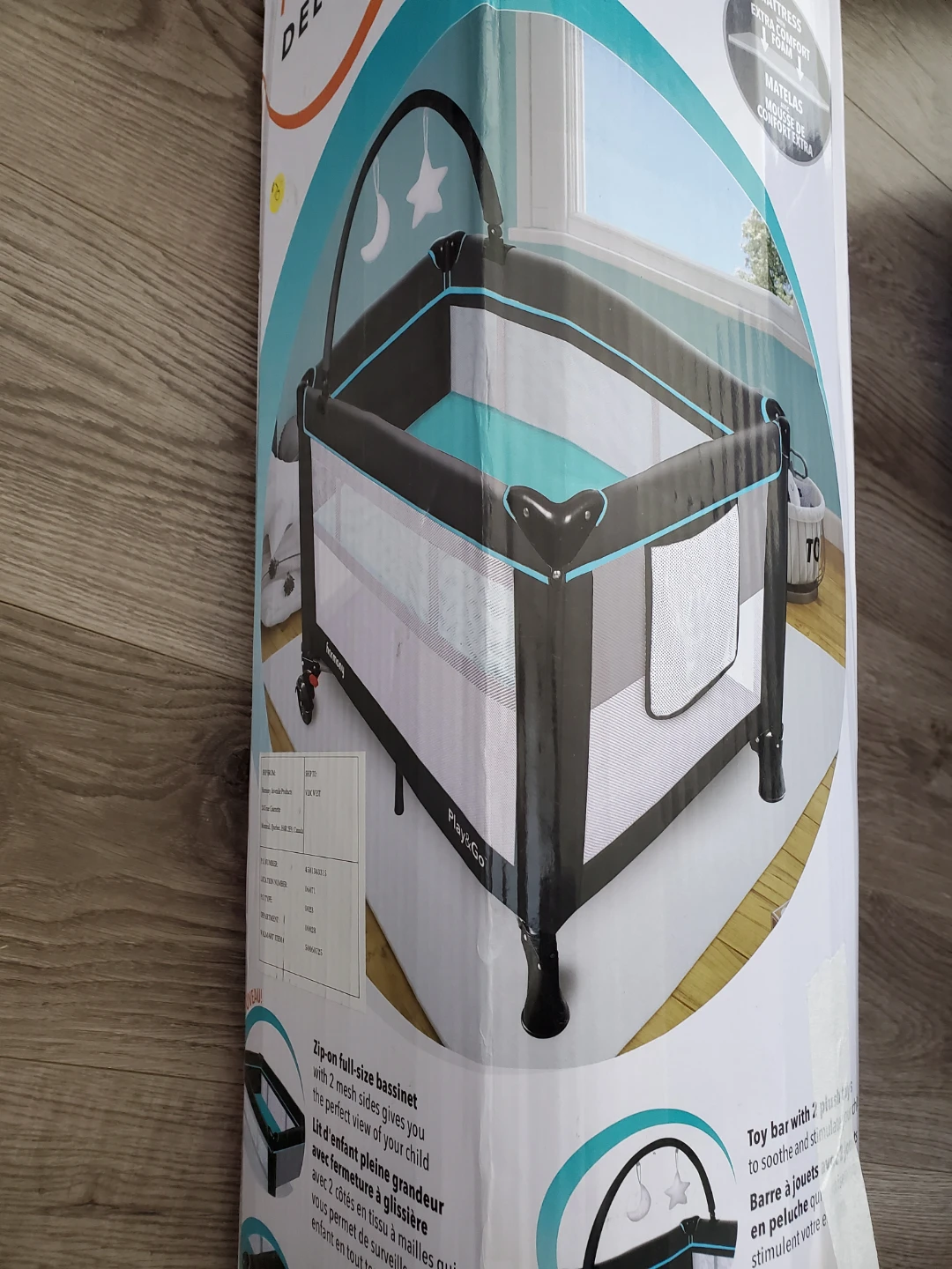 Play & Go Full-Size playpen with Zip-on Mesh Sides