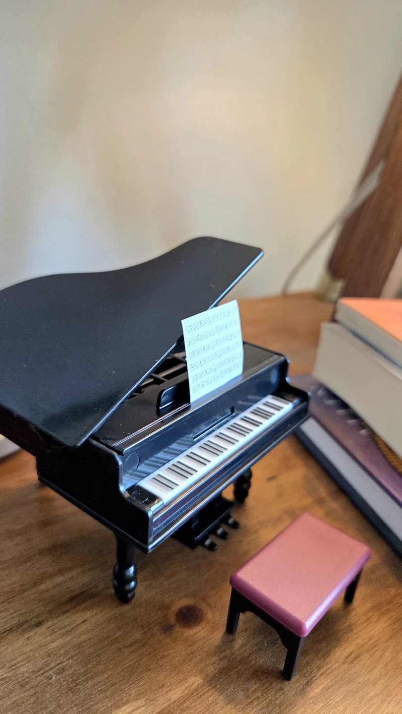 Miniature Grand Piano Display/Decor *new