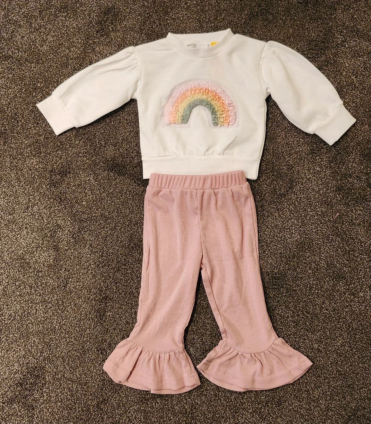 Girls "Kiss Me" & Rainbow Sweatshirt Set with Ruffled Pants - photo 3