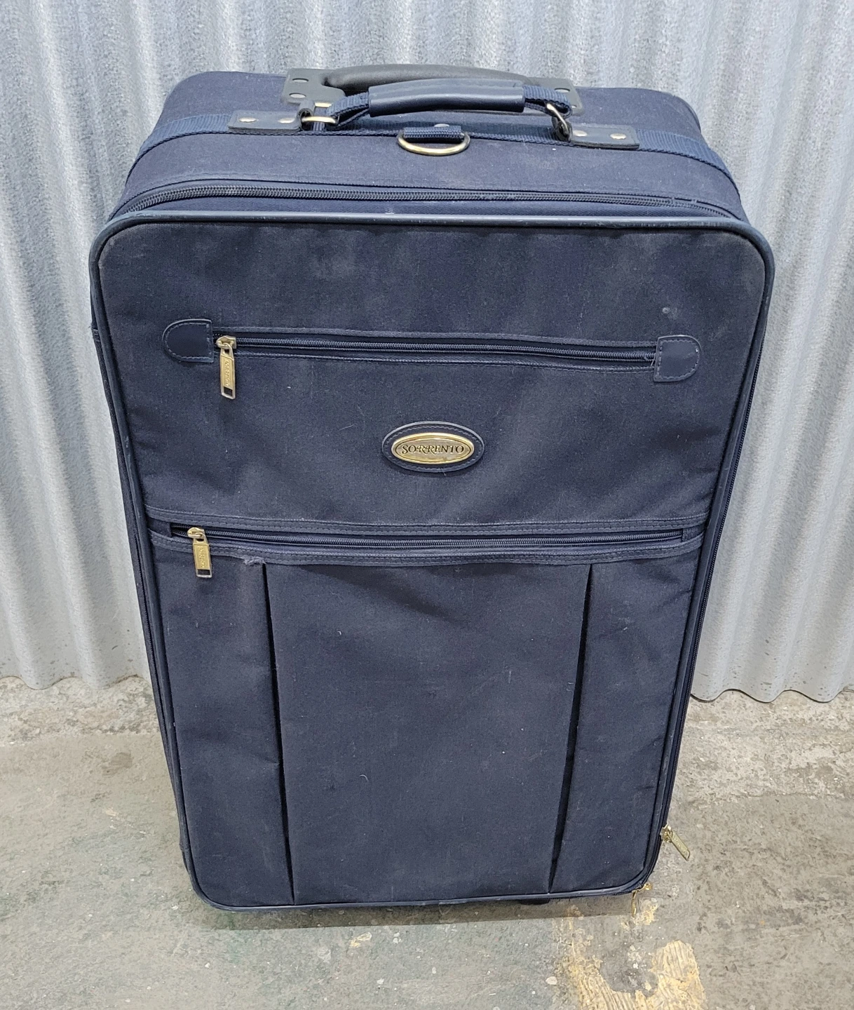Suitcases - photo 3