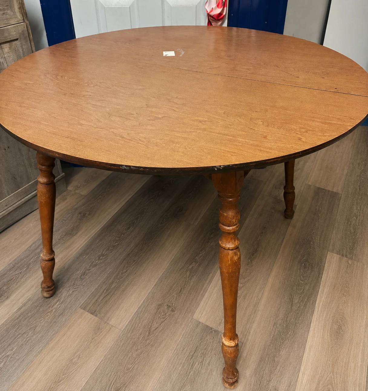 Vintage Farmhouse Round Table