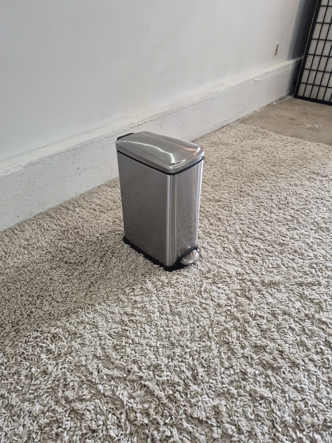 Metal Garbage Can / Bin with Foot Pedal