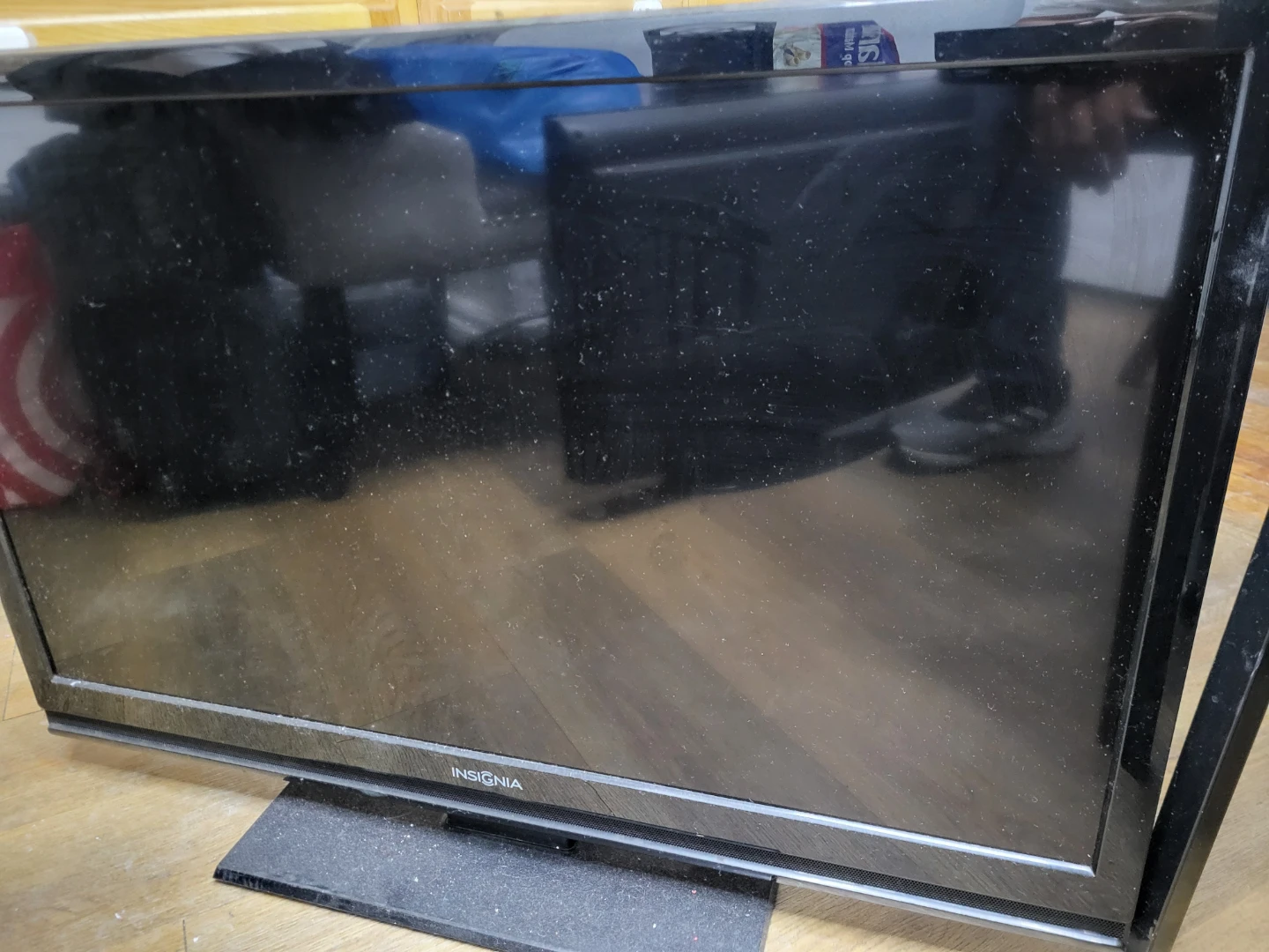 Insignia 43-inch Flat Screen TV