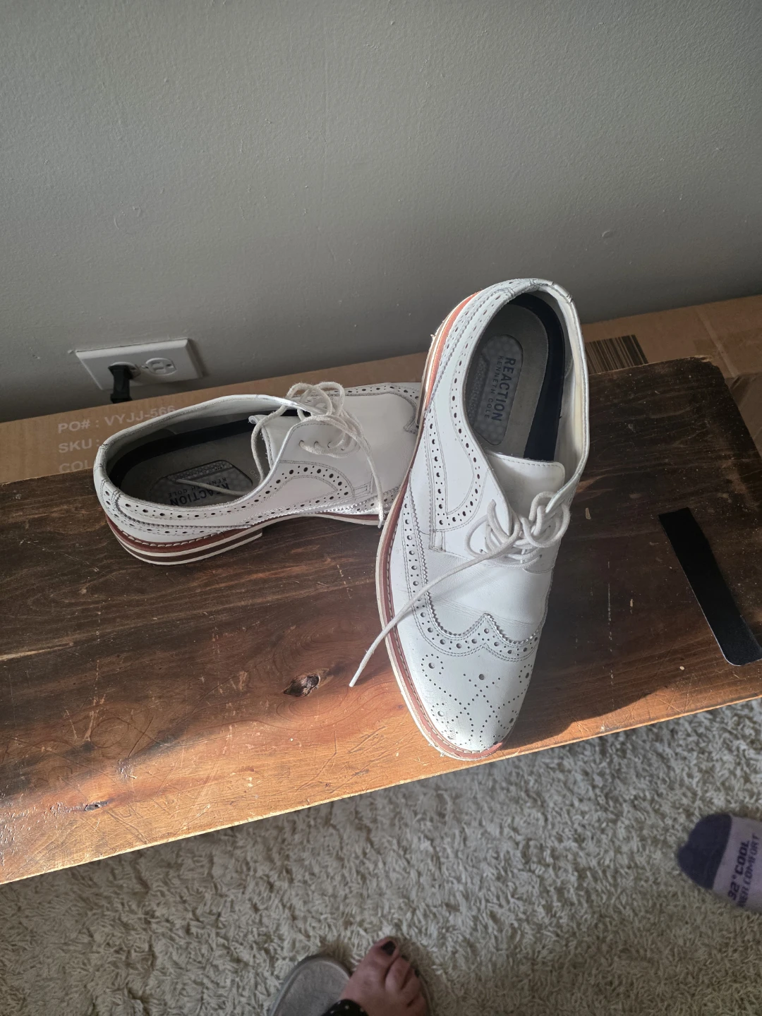 Reaction Kenneth Cole White Wingtip Brogue Shoes - photo 2