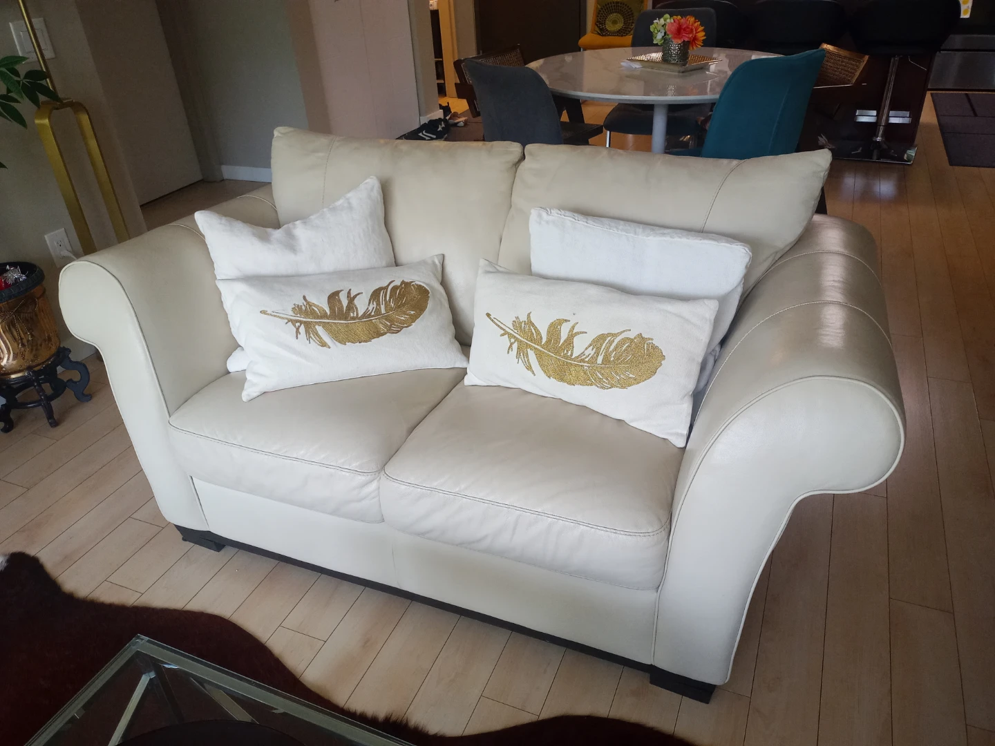 Cindy Crawford Home Cream Leather Sofa and loveseat - photo 5