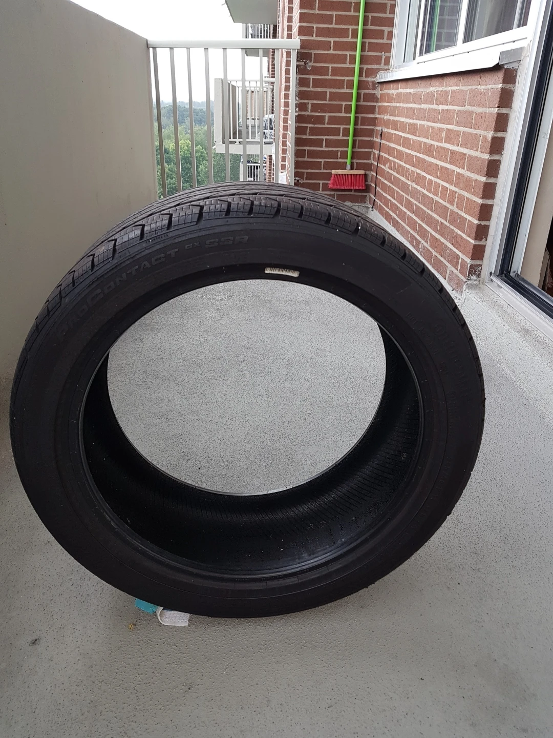 Continental 245/40 R18 97H M+S Tire