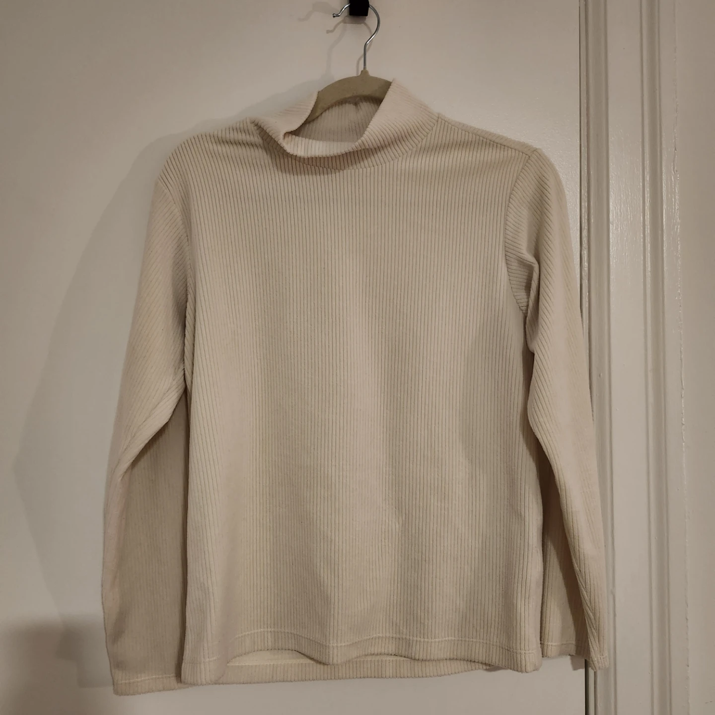UNIQLO Ribbed Mock Neck Long Sleeve Shirt - Cream