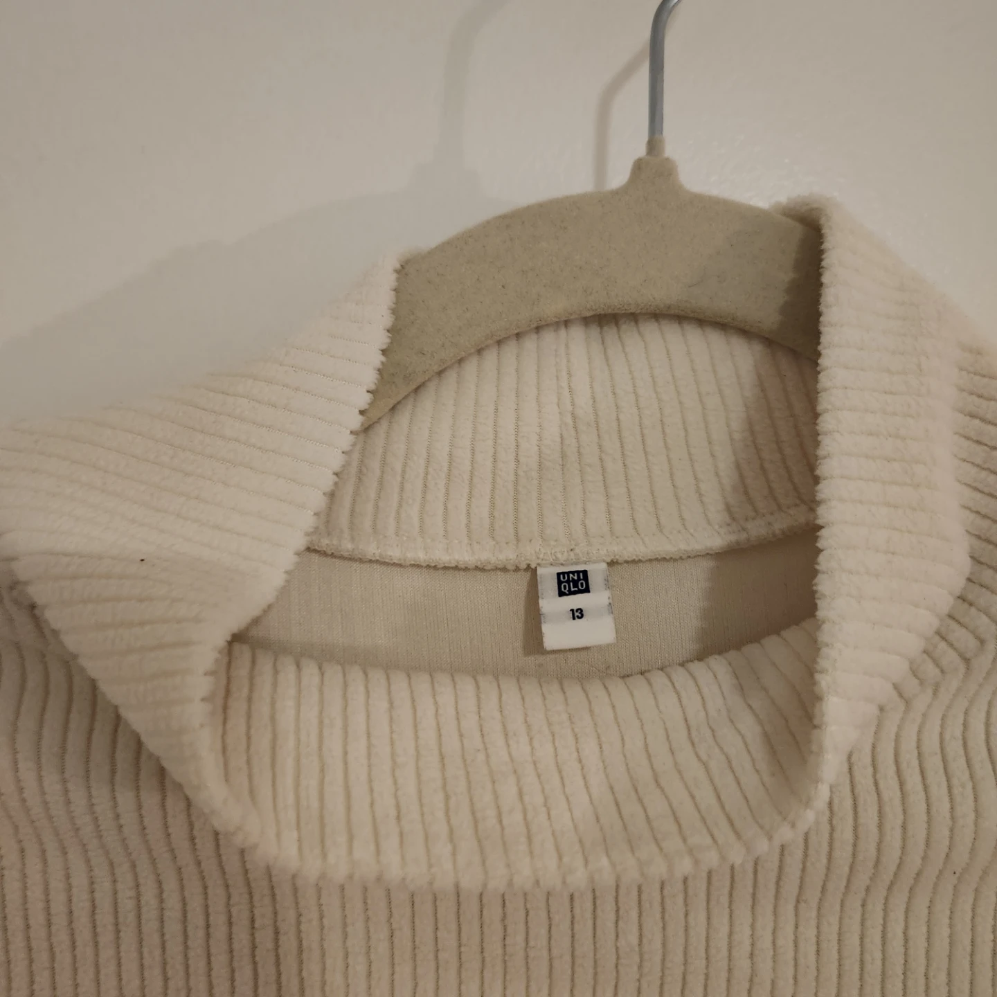 UNIQLO Ribbed Mock Neck Long Sleeve Shirt - Cream - photo 2